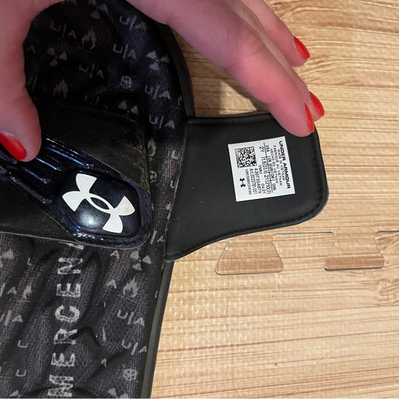 Under Armour slides - Picture 2 of 6
